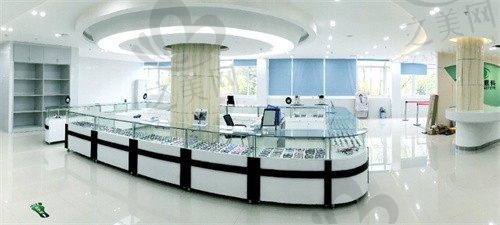 我在南京东南眼科医院做的半飞秒还挺好,1.2w起就解决了我的近视问题