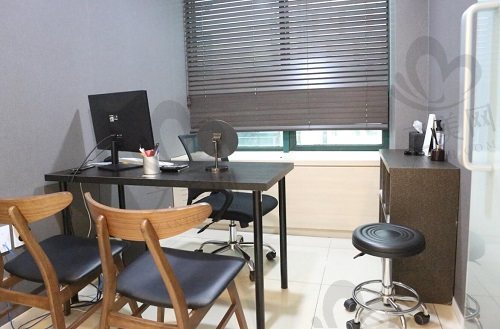 韩国TheWAY整形外科面诊室