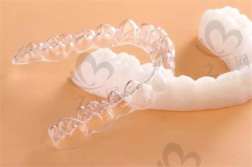 华美牙科正畸为何值得信赖? 由国内卓越正畸专家 量体制作 个性化方案