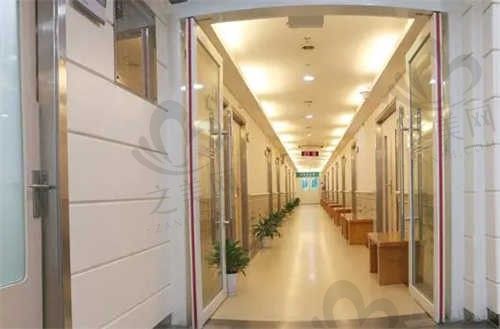 深圳阳光整形美容医院的隆胸手术:内含价格范围