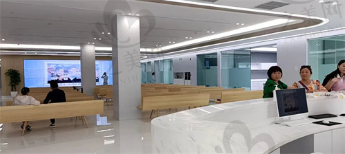 成都西南口腔医院是公立的吗？私立，医生实力技术可靠 含地址电话