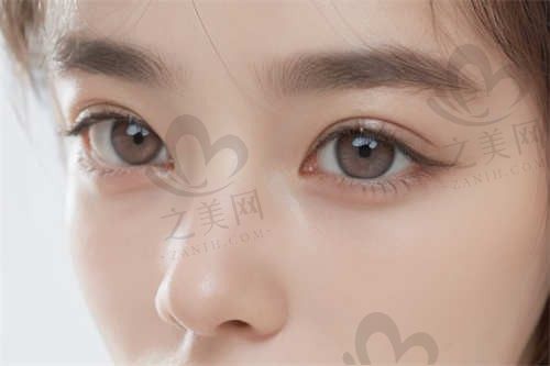 连云港华美整形李庆意翘睫媚眼术价格3800元起，精雕细琢，绽放眼部神采