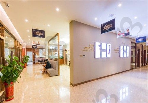 郴州植贝尔口腔门诊部走廊
