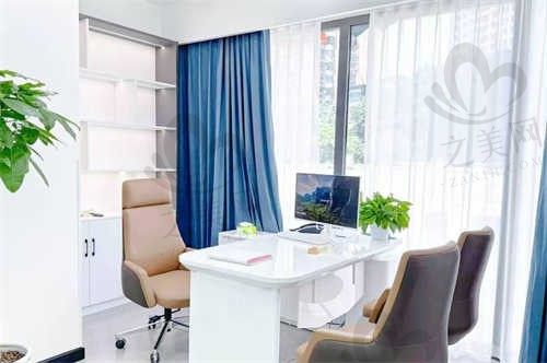 重庆名博士口腔门诊部接待室