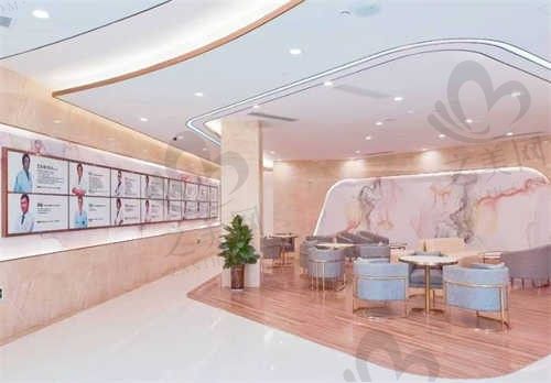 绵阳高新华美紫馨口腔门诊部大厅