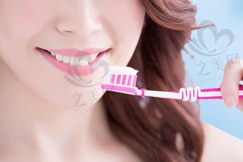 种植牙术后要多注意口腔卫生